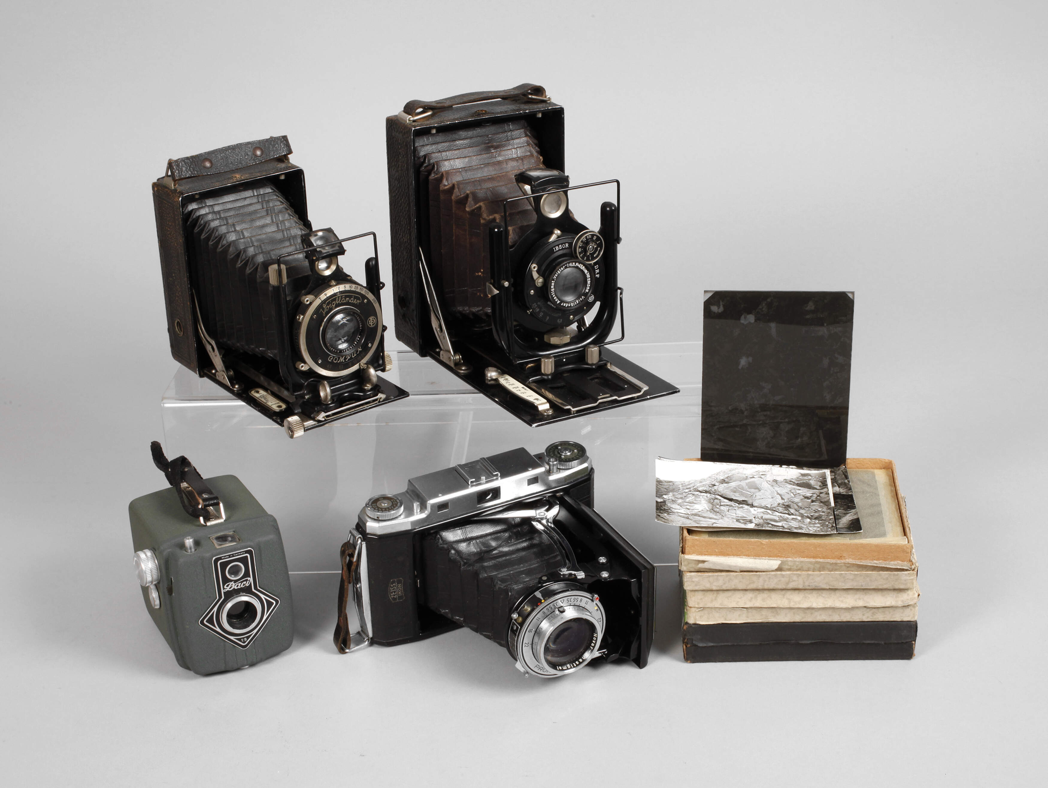 Drei Plattenkameras