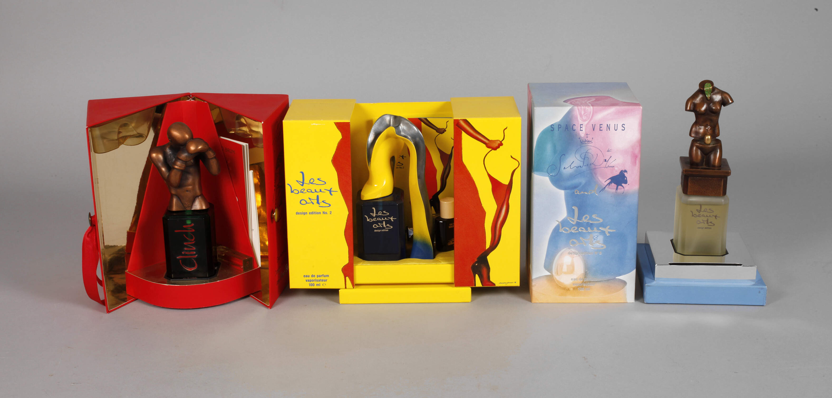 Drei Künstlerflakons