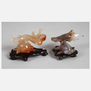 Zwei Steinschnitzereien