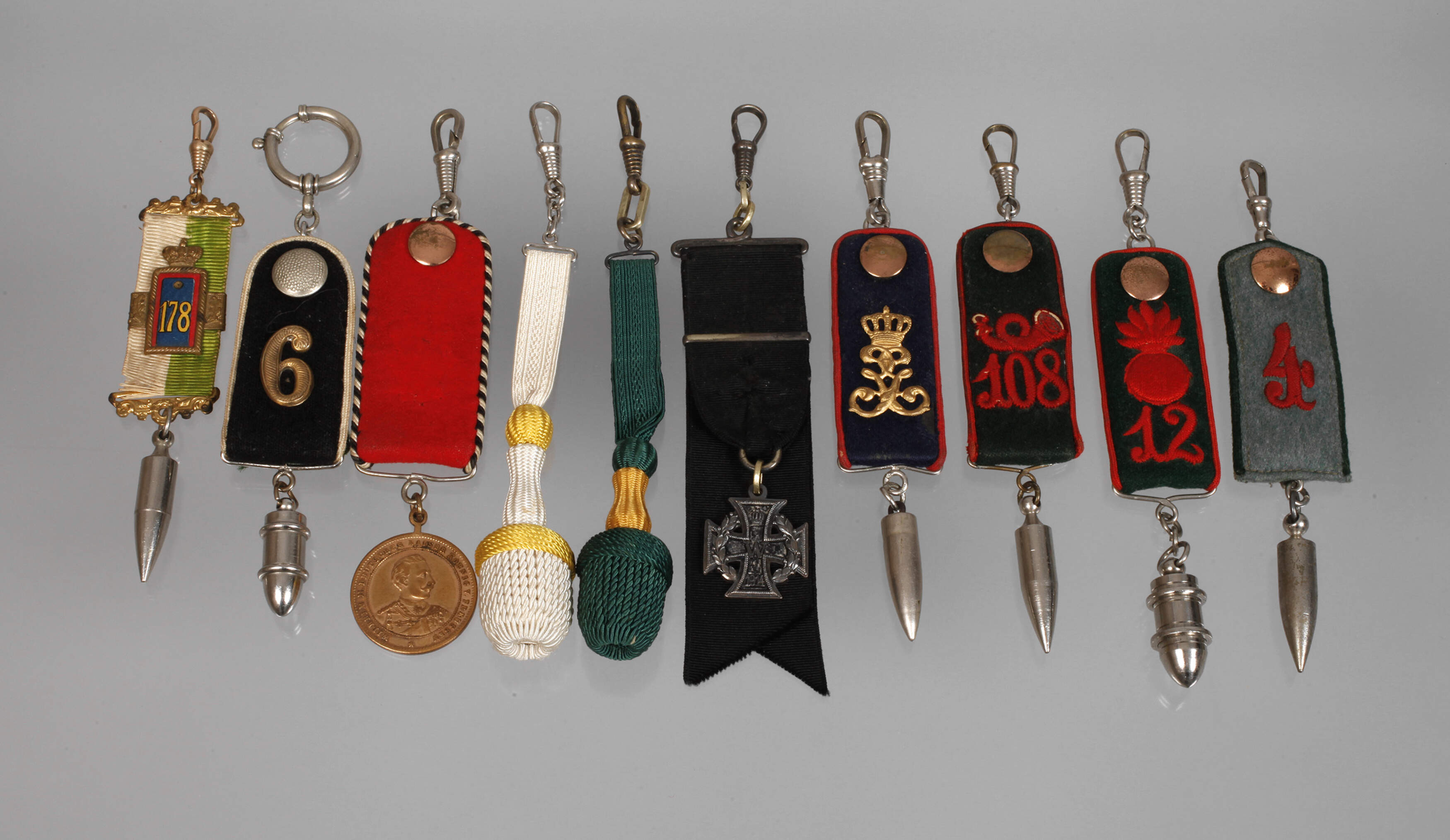 Konvolut militärischer Bierzipfel