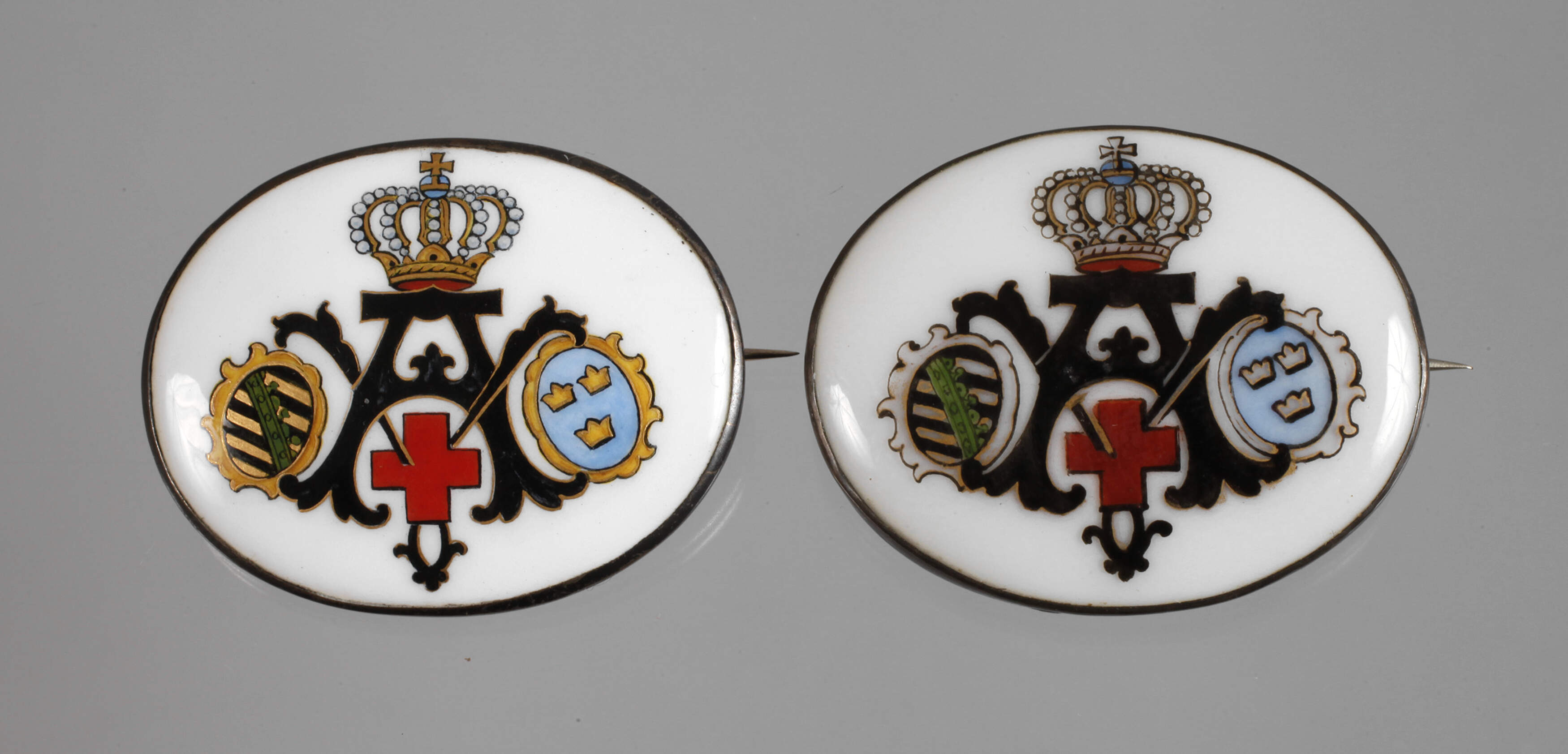 Zwei Medaillons Carolaorden des Albertvereins