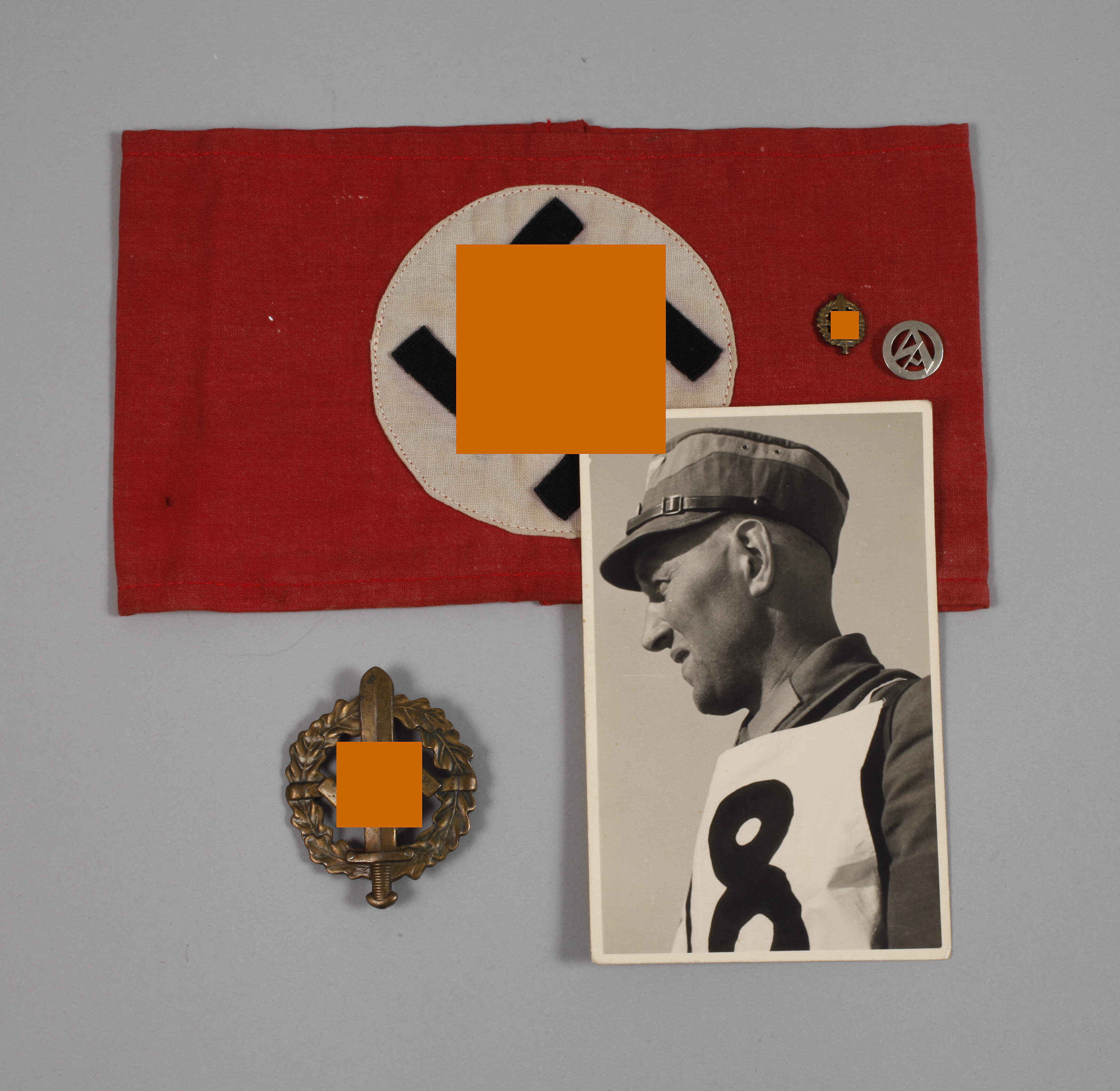 Armbinde und Sportabzeichen der Sturmabteilung