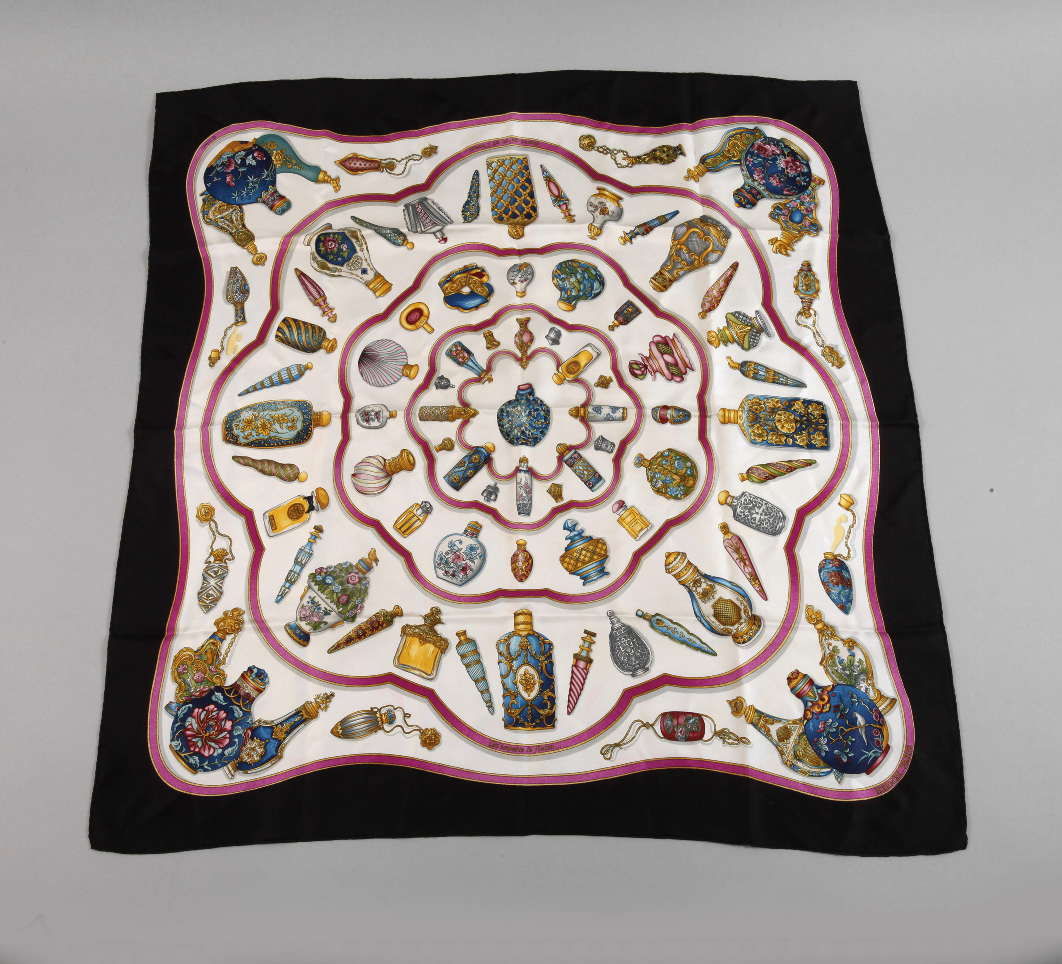 Hermès Seidentuch "Qu’ importe le flacon ..."