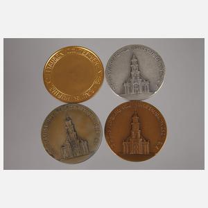 Vier Medaillen Taubenzucht