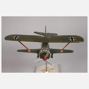 Modell Kriegsschiff und Doppeldecker Wehrmacht