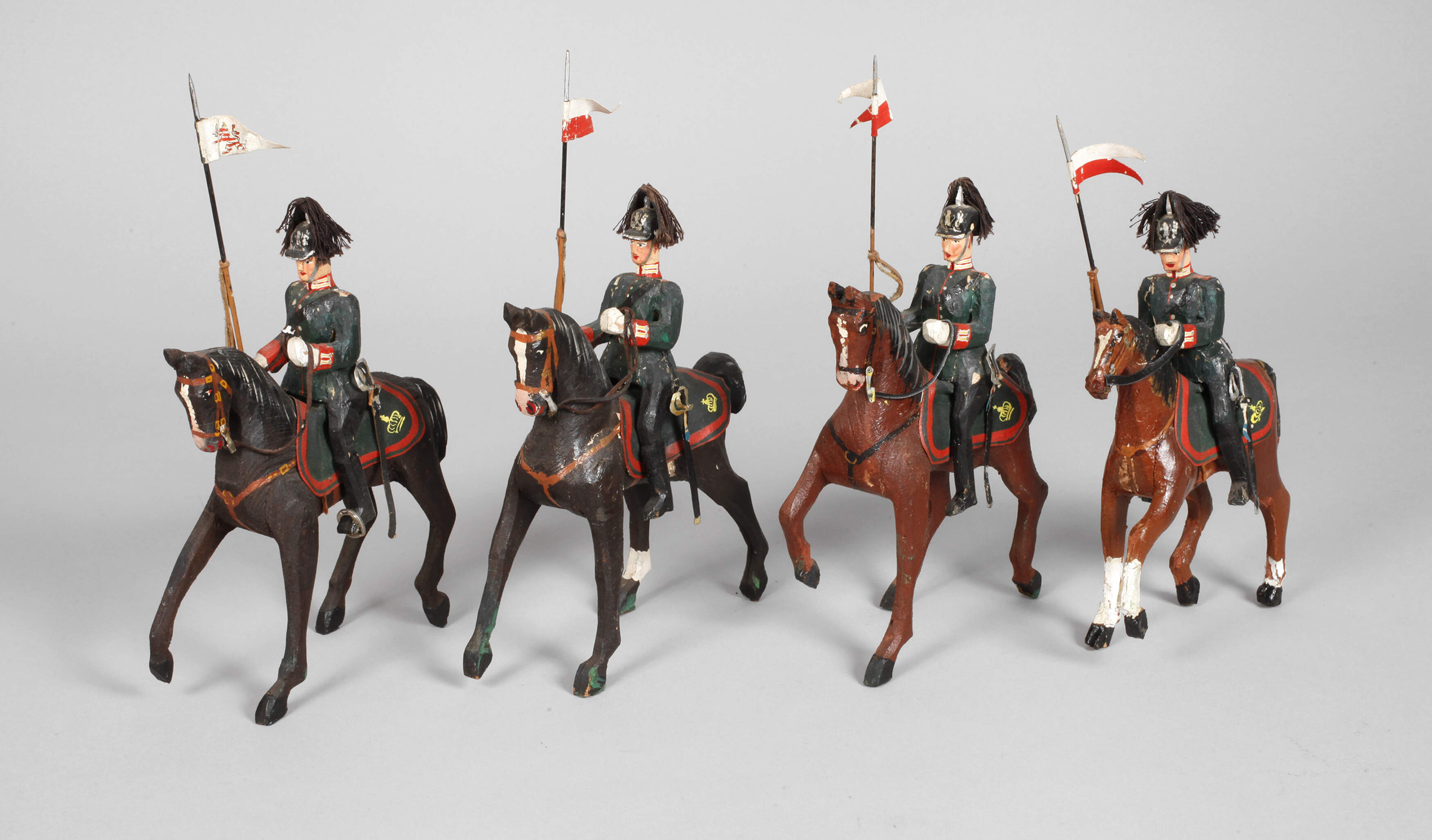 Vier Aufstellfiguren als hessische Dragoner