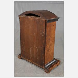 Uhrengehäuse mit Wandkonsole