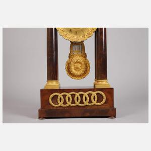 Portaluhr Pons Paris