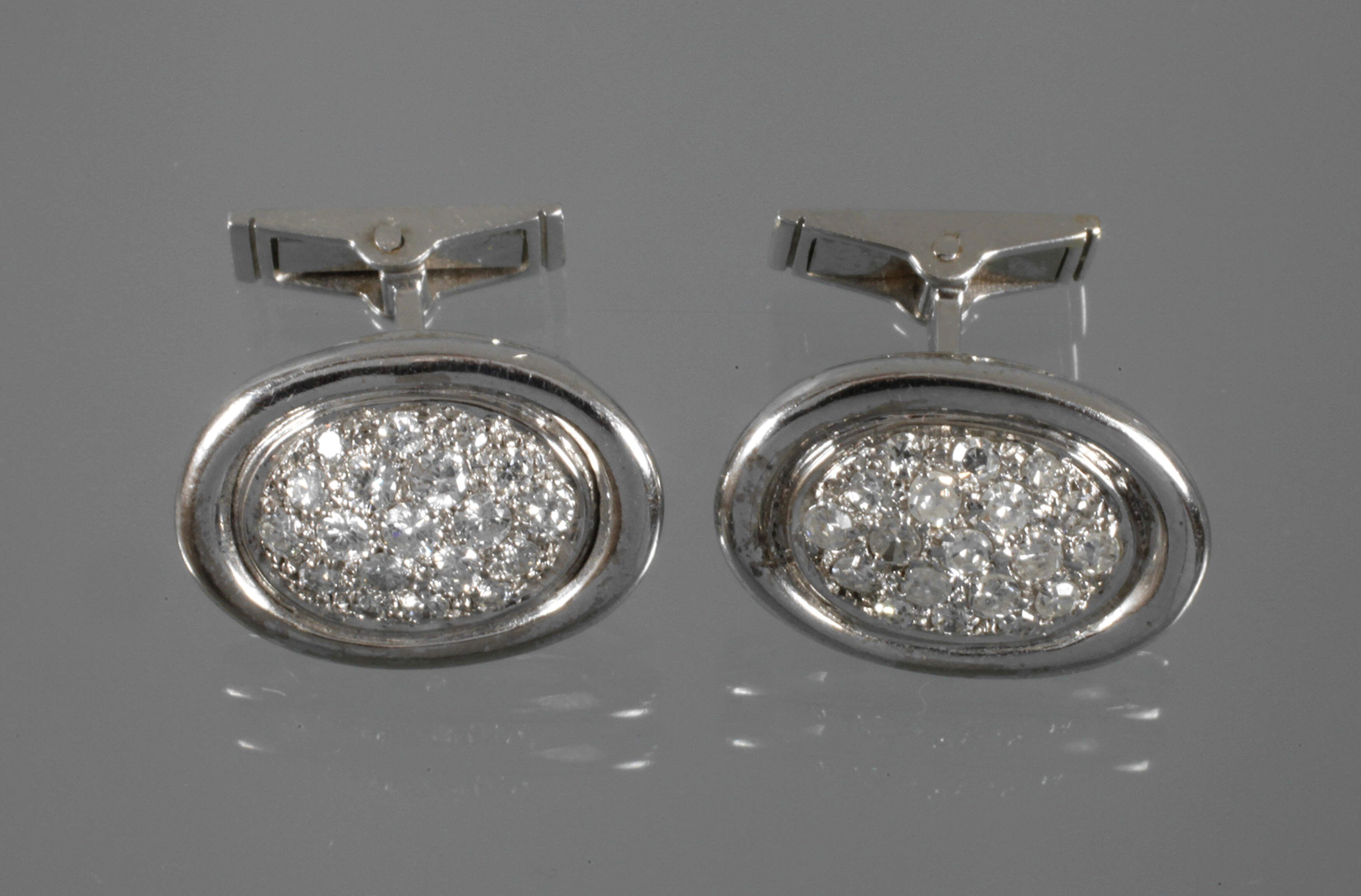 Paar Manschettenknöpfe mit Diamanten