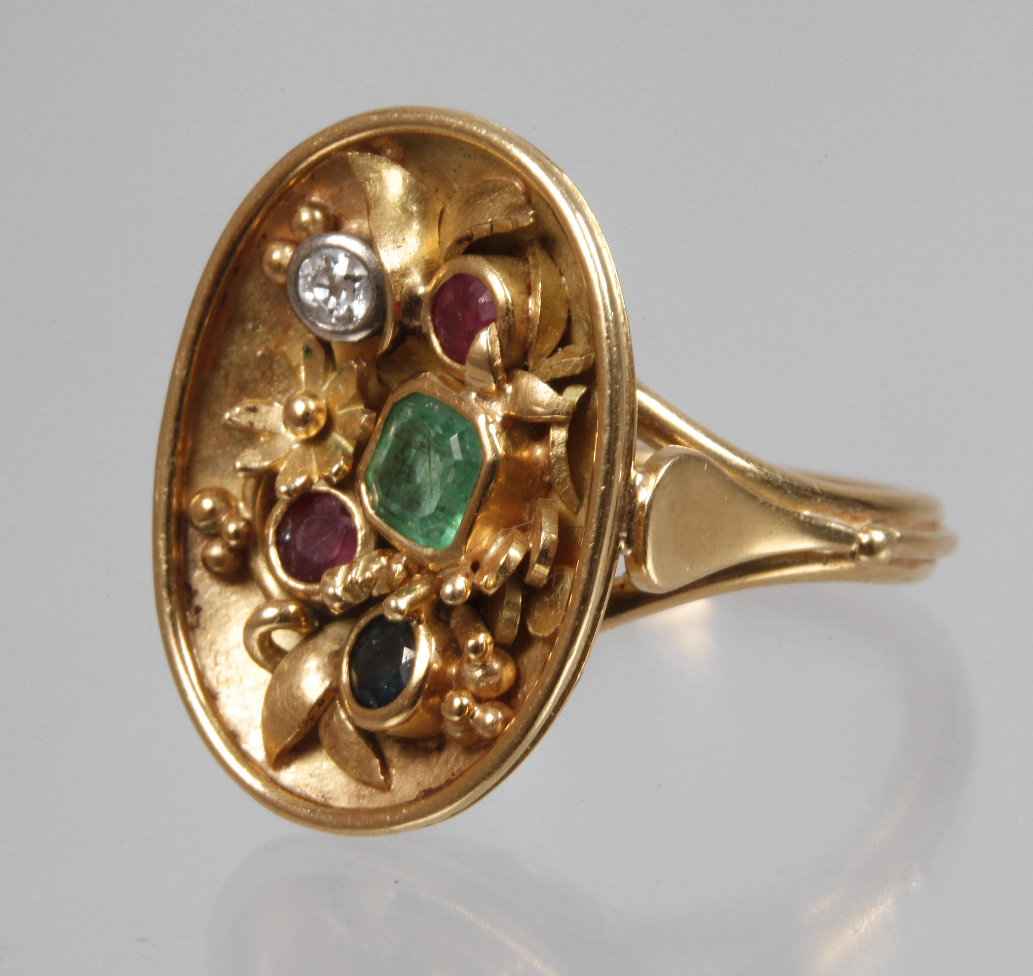 Damenring mit Steinbesatz