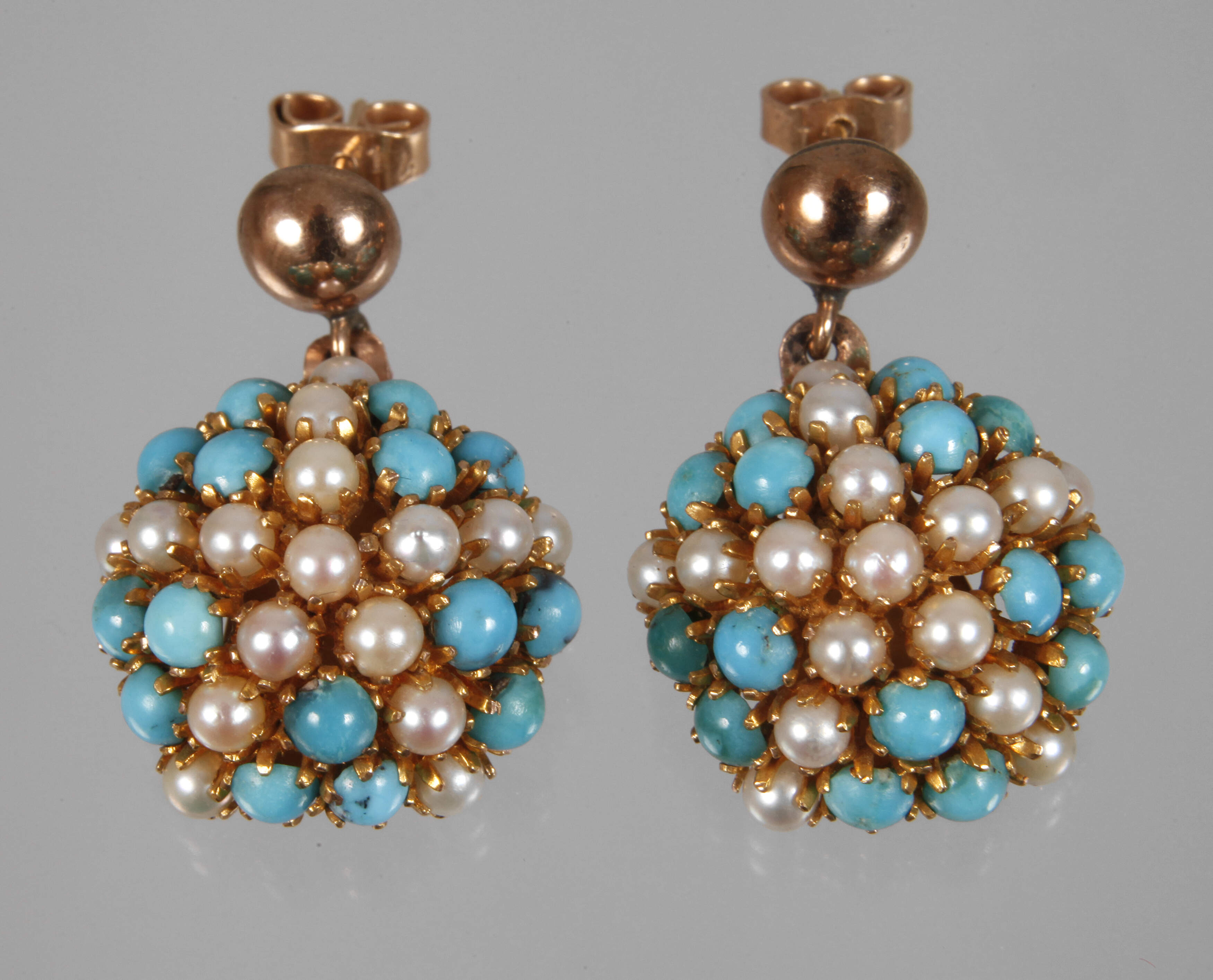 Paar Ohrringe mit Türkisen und Perlen