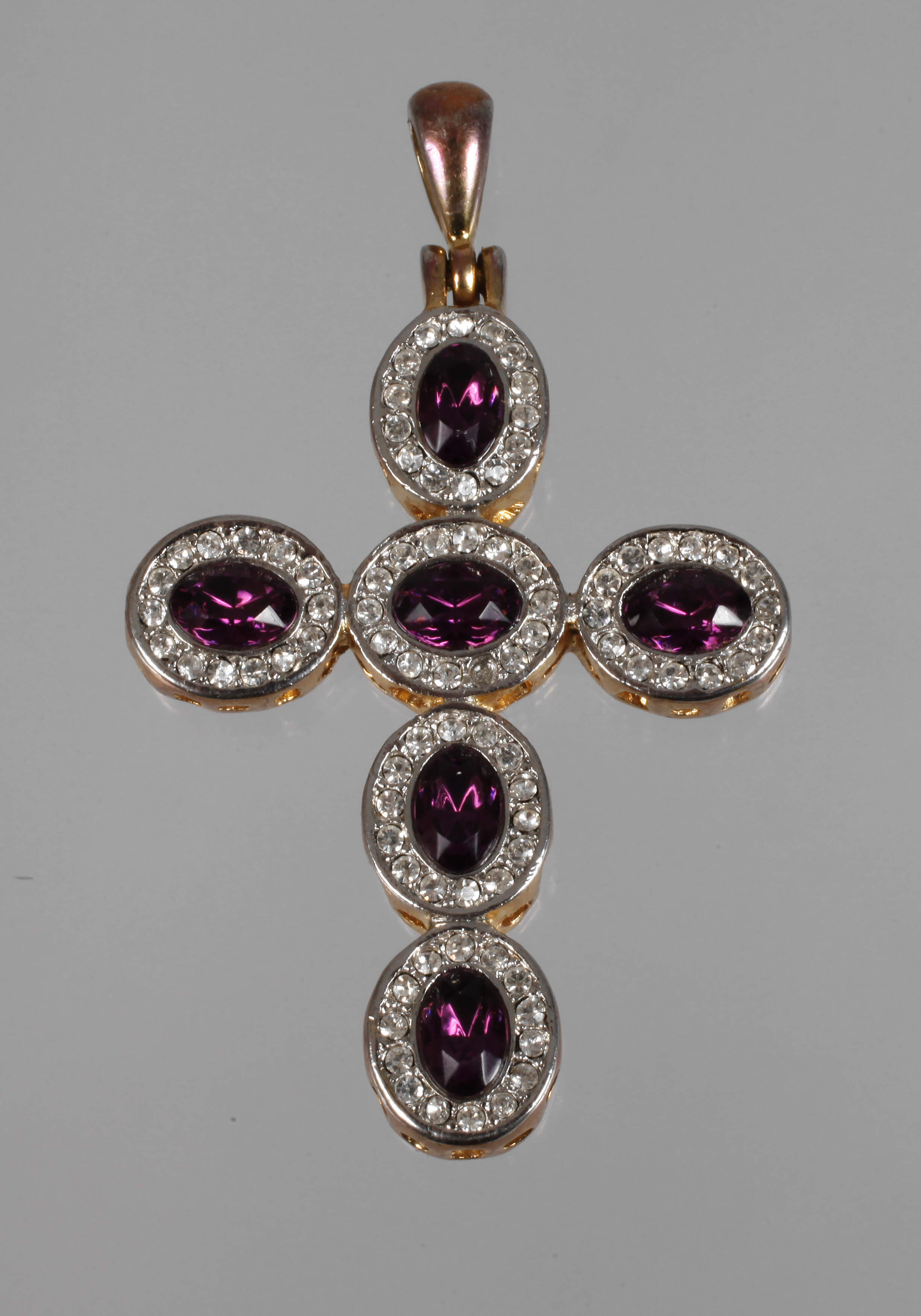 Kreuz mit Amethystbesatz