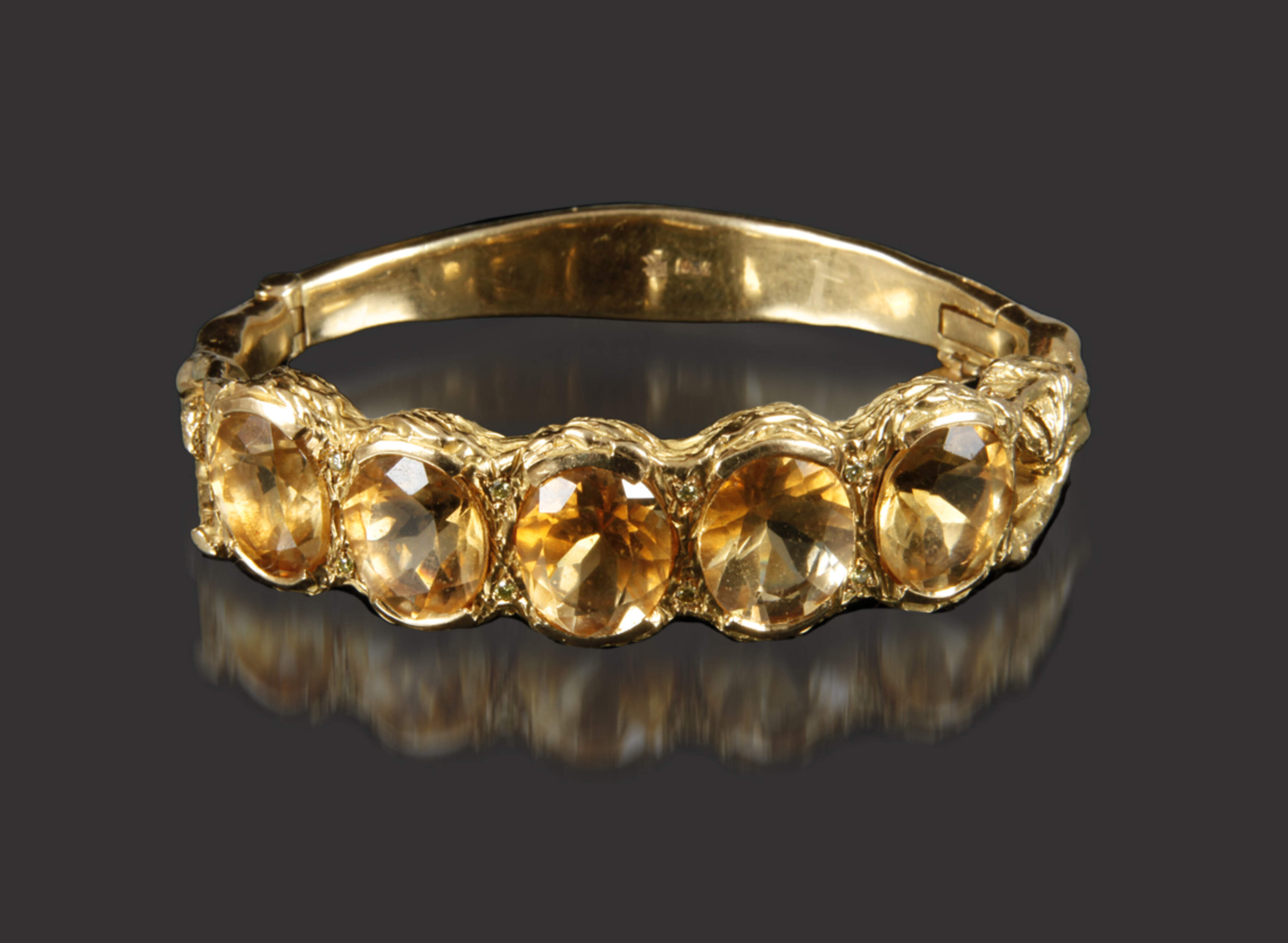 Massiver Armreif mit Citrinen