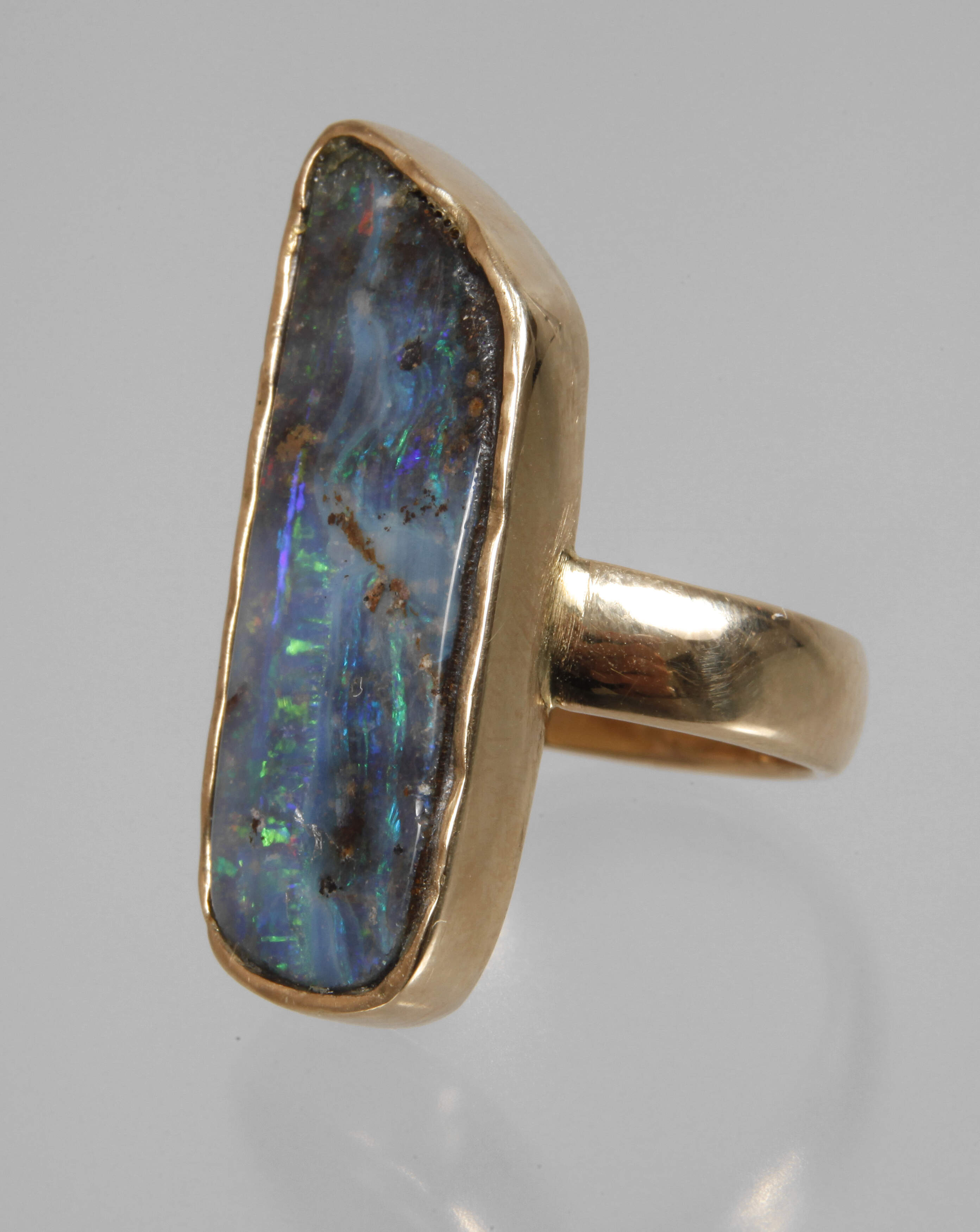 Damenring mit Edelopal