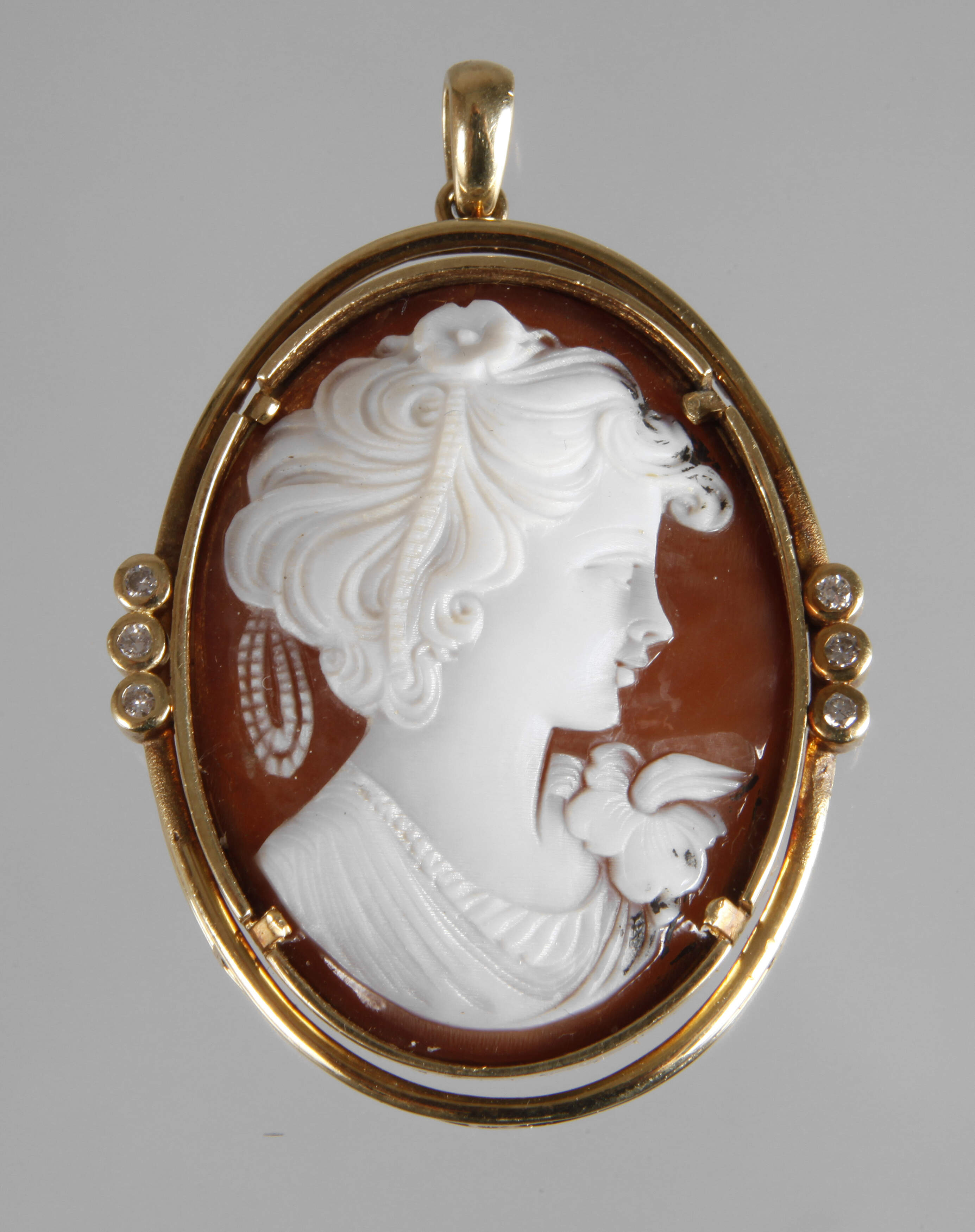 Kameenanhänger mit Brillanten