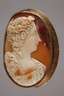 Brosche mit Muschelkamee