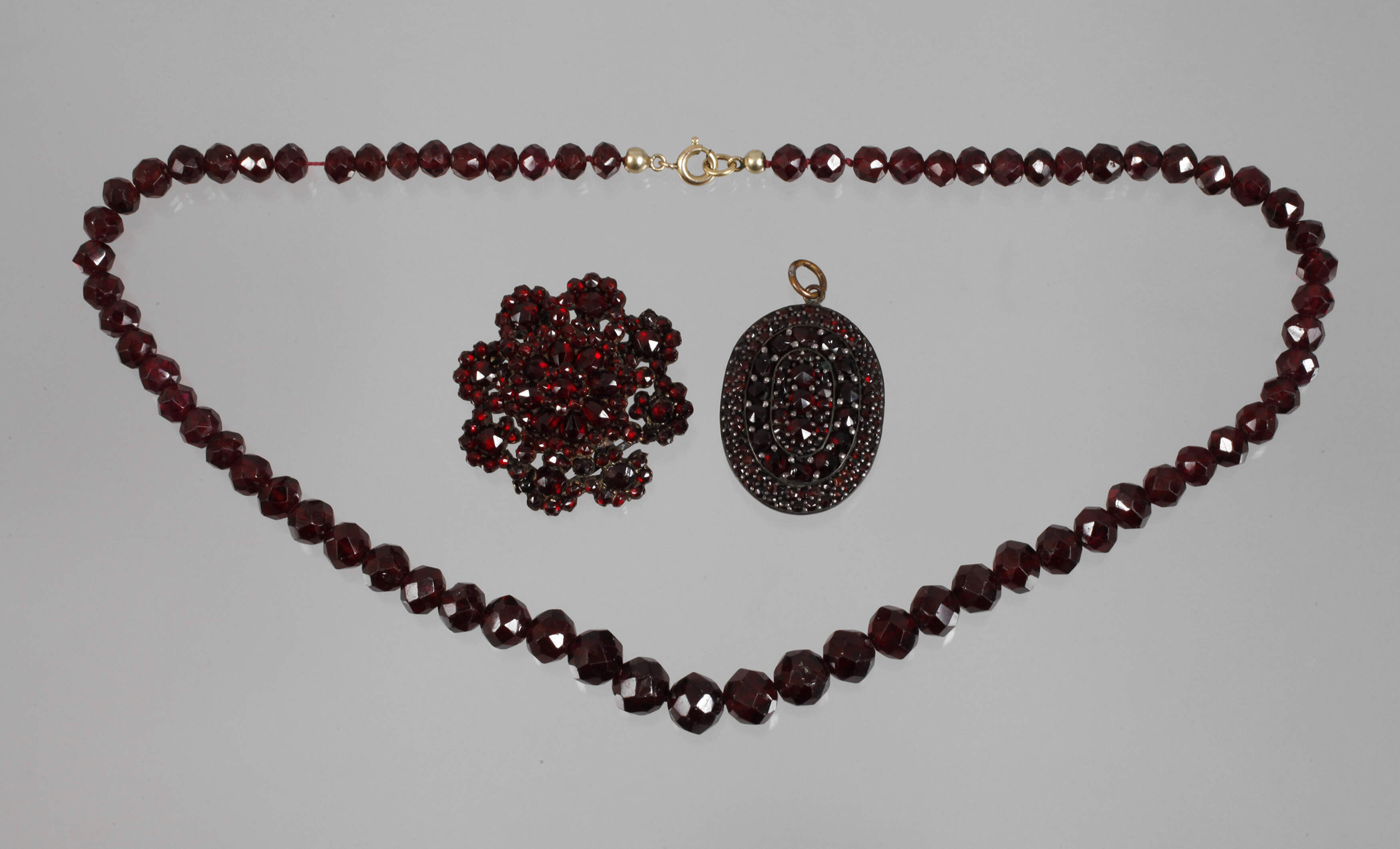 Konvolut Granatschmuck