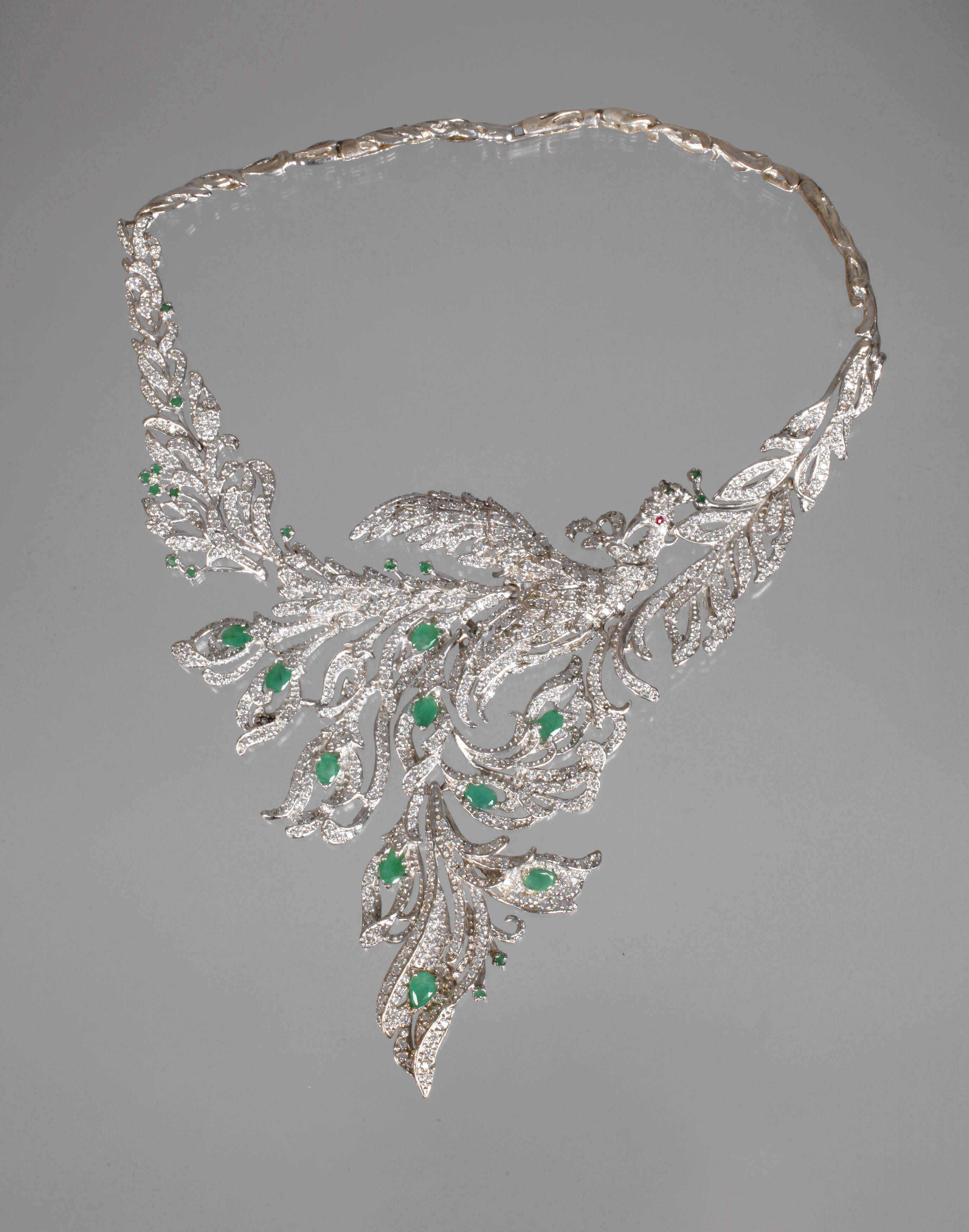 Prachtvolles Collier mit Smaragden