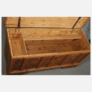 Schweizer Bauerntruhe