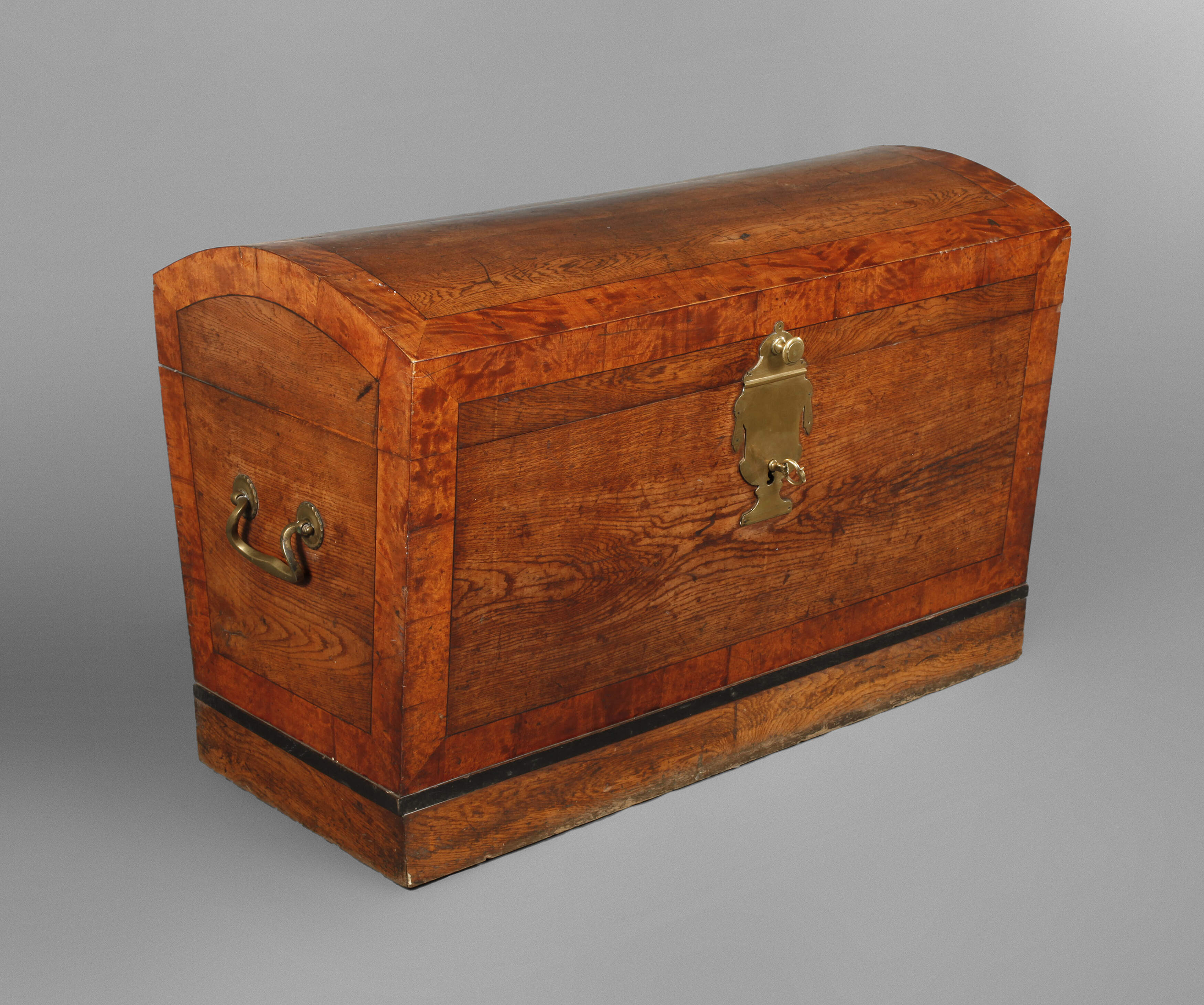 Runddeckeltruhe Biedermeier