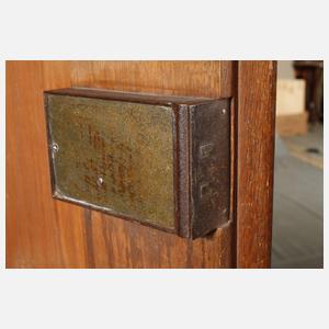 Feiner Hallenschrank barock