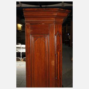 Feiner Hallenschrank barock