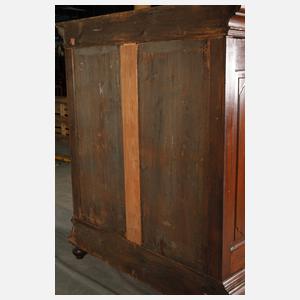 Feiner Hallenschrank barock