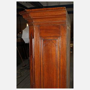 Feiner Hallenschrank barock