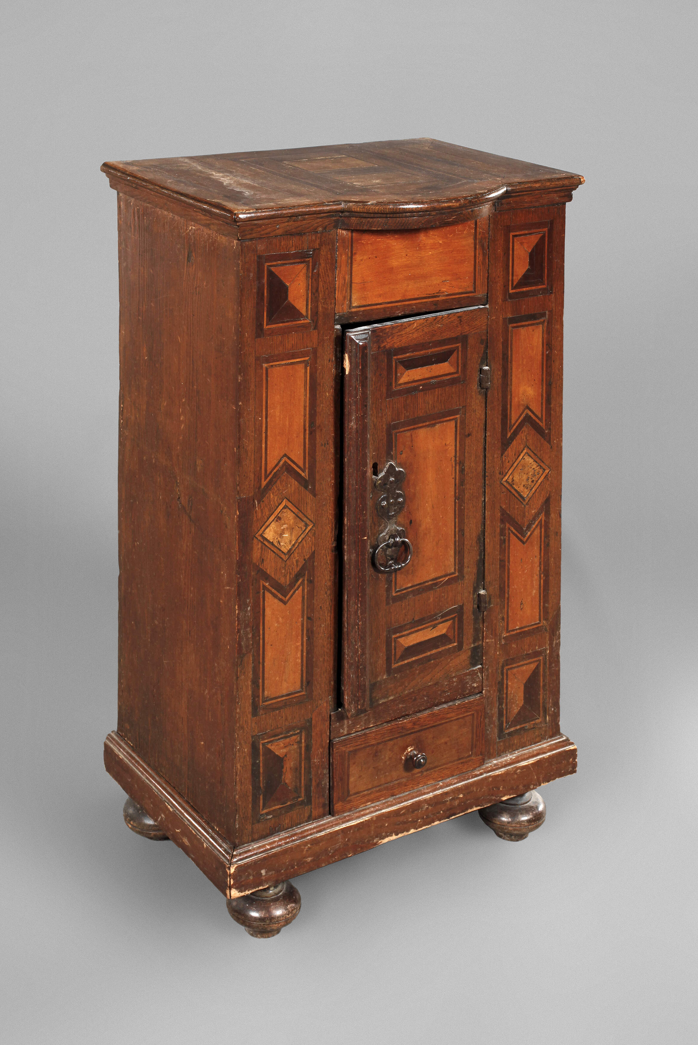 Pfeilerschränkchen Renaissance