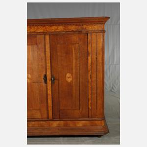 Großer Dielenschrank