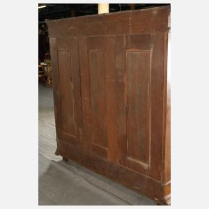 Großer Dielenschrank