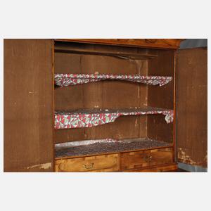 Barockkommode mit Aufsatz