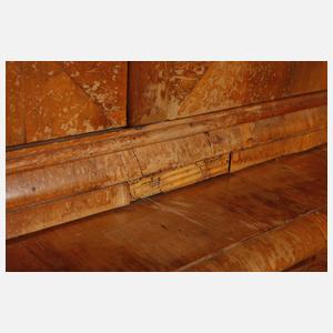 Barockkommode mit Aufsatz