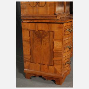 Barockkommode mit Aufsatz