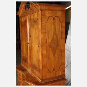 Barockkommode mit Aufsatz