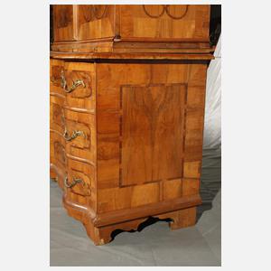 Barockkommode mit Aufsatz