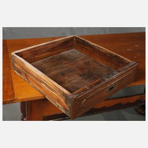 Kleiner barocker Esstisch