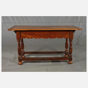 Kleiner barocker Esstisch