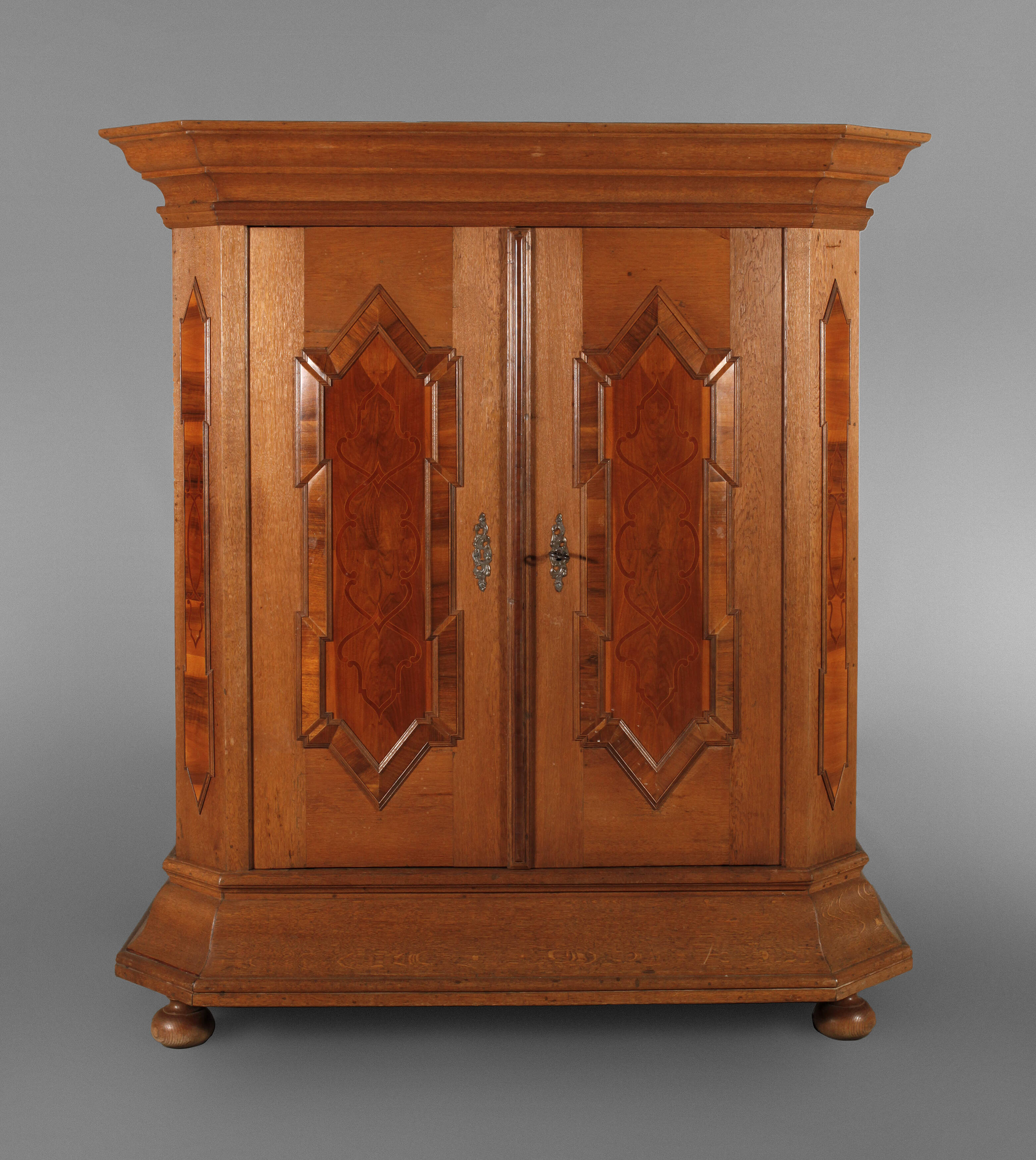 Dielenschrank barock