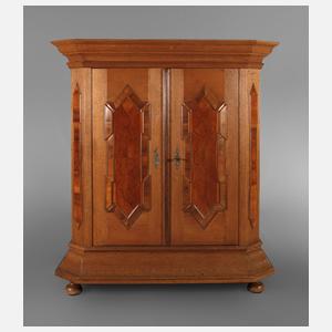 Dielenschrank barock