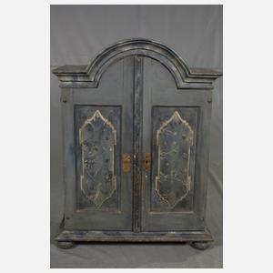 Bäuerlicher Kabinettschrank