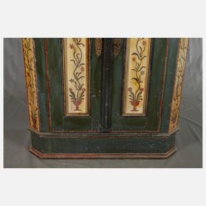 Kleiner Bauernschrank