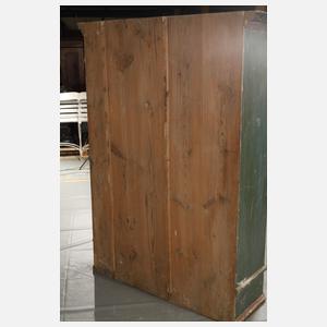 Kleiner Bauernschrank