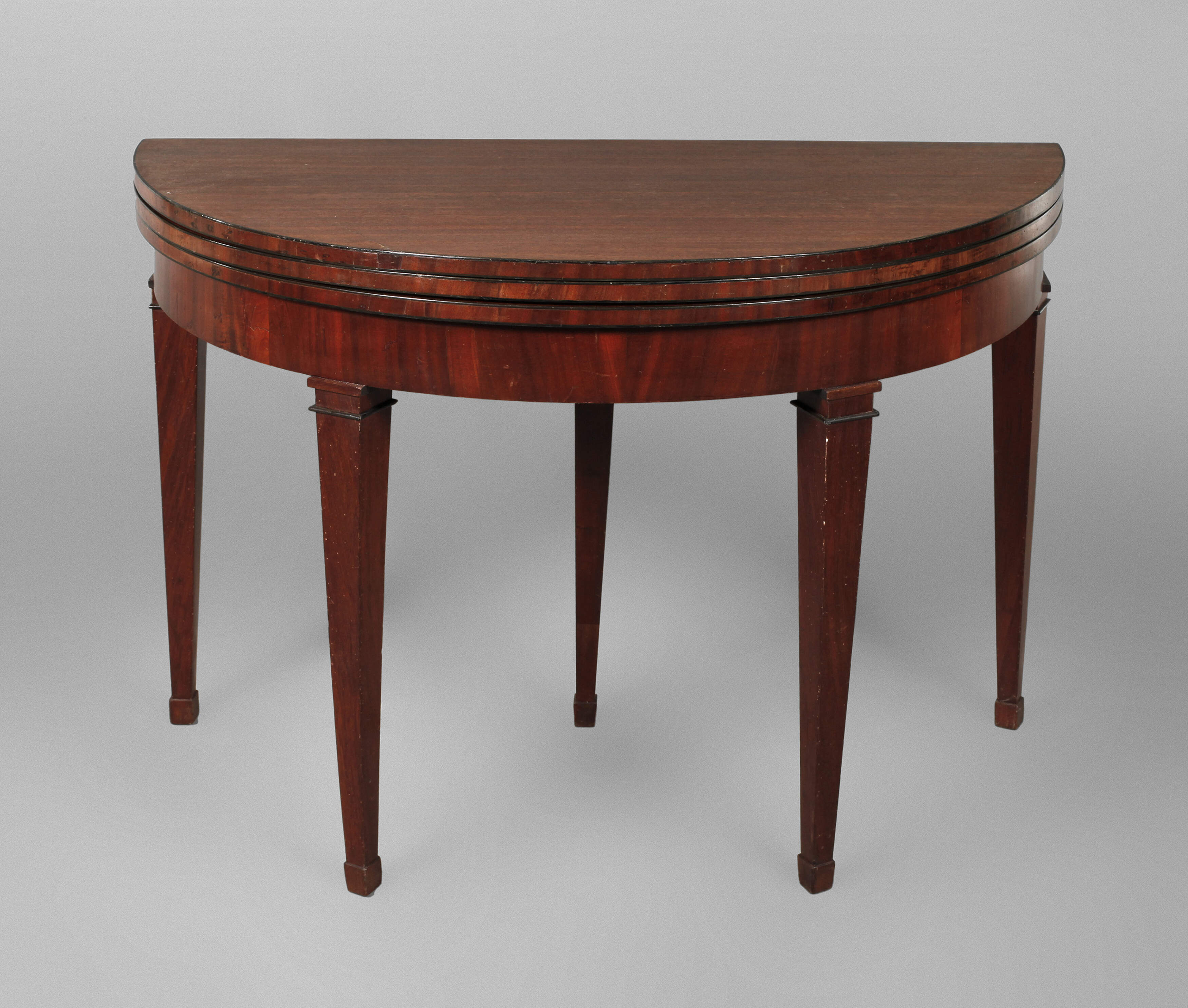 Klassizistischer Demi Lune-Tisch