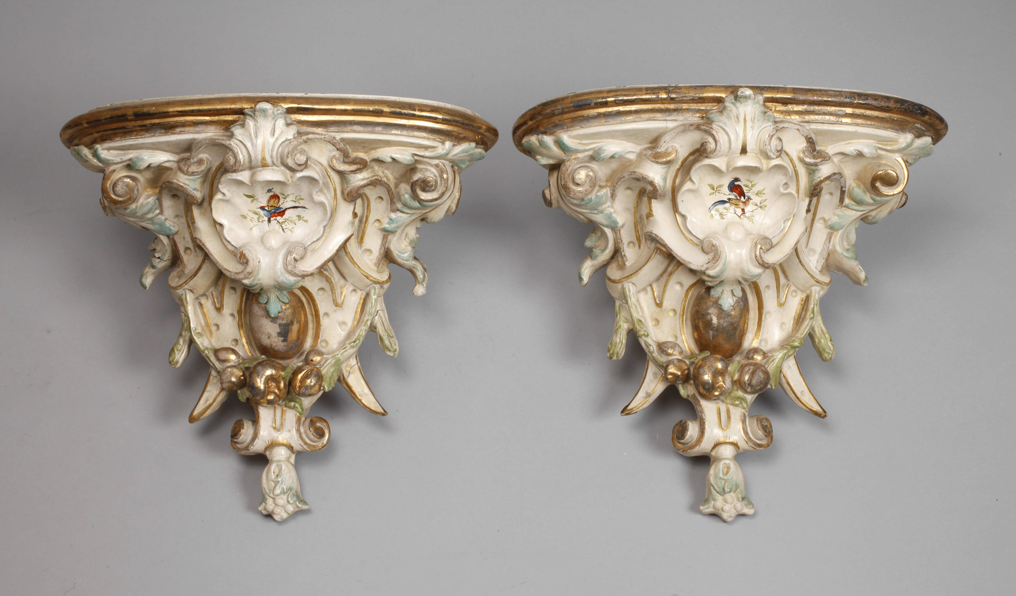 Paar höfische Wandkonsolen