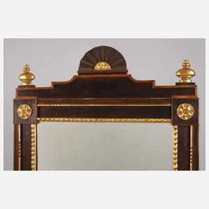 Klassizistischer Wandspiegel