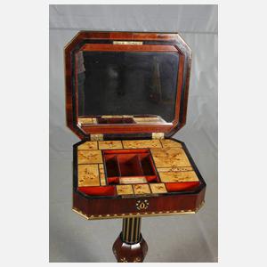 Ausgefallener Näh- und Schminktisch