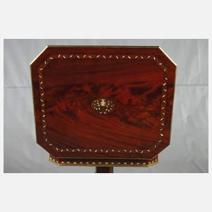 Ausgefallener Näh- und Schminktisch