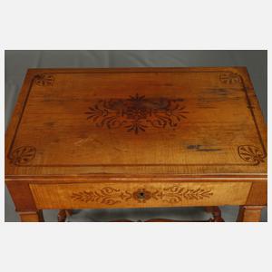 Biedermeierspieltisch