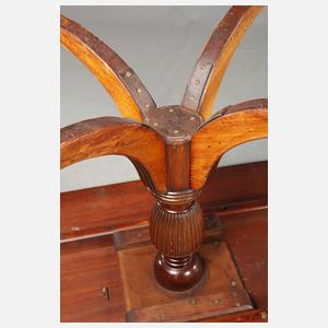 Biedermeiertisch